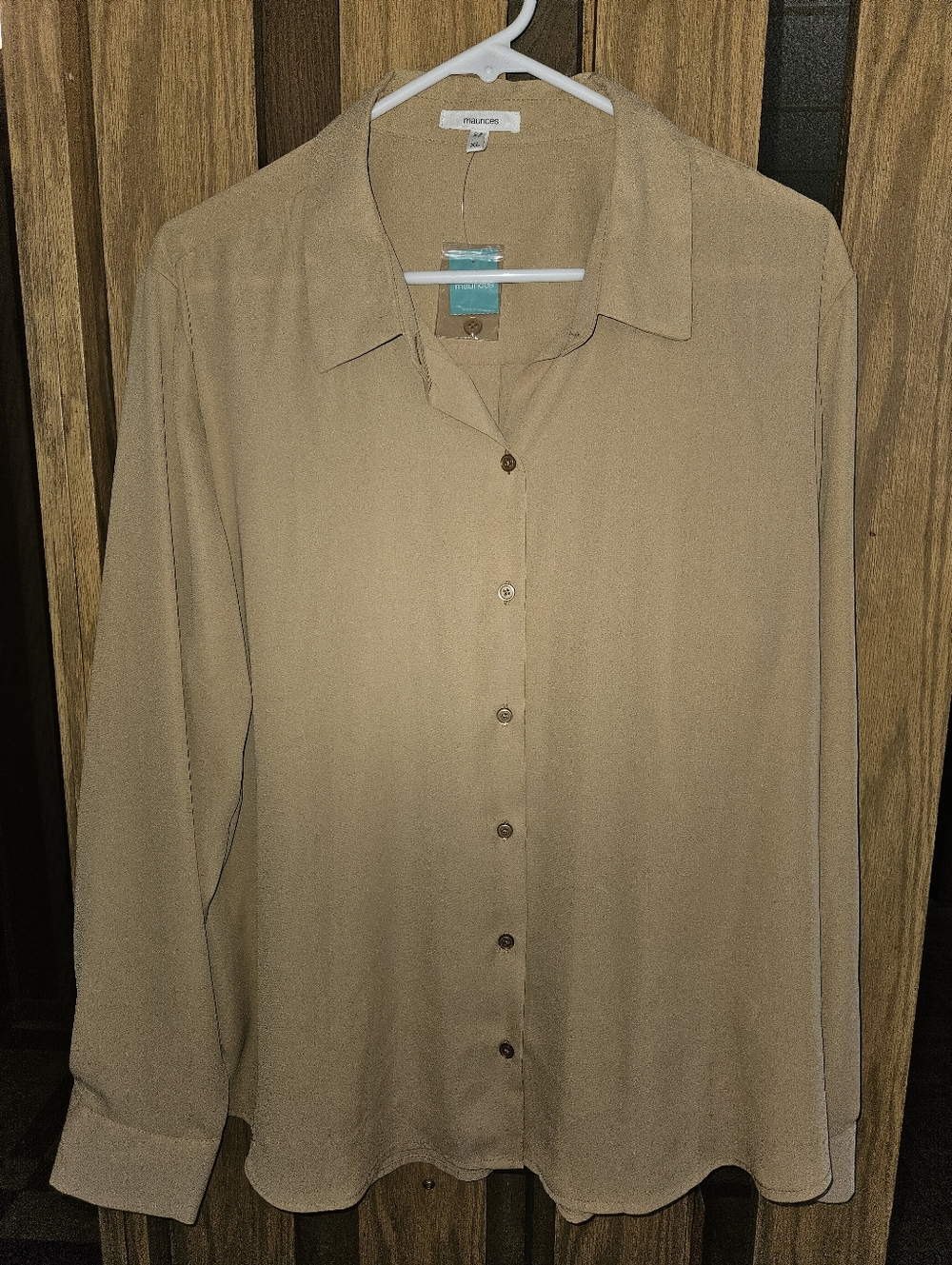 NWT Maurices Sz XL Taupe Button-Front Blouse
